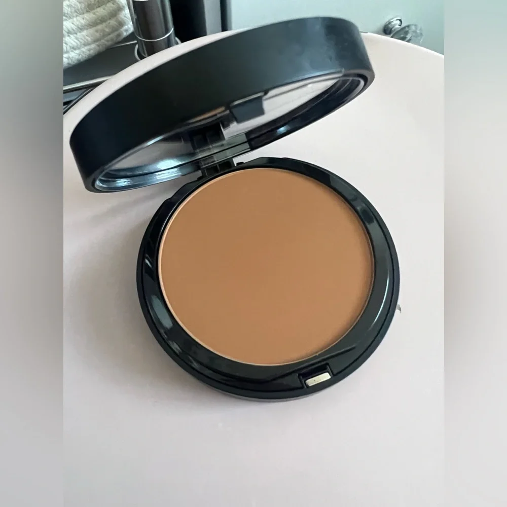 Bareminerals barepro performance wear powder foundation HAZELNUT NWOB